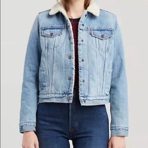 Levi’s original Sherpa trucker jacket size S